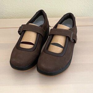 NEW MBT Swiss Physiologic Footwear Leather Mary Janes